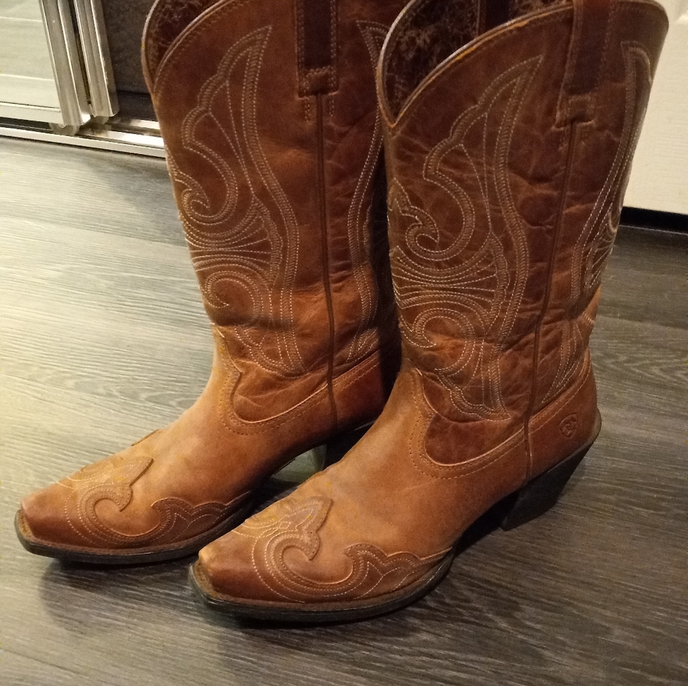 Ariat women's 7.5 brand new boots - Picture 1 of 6